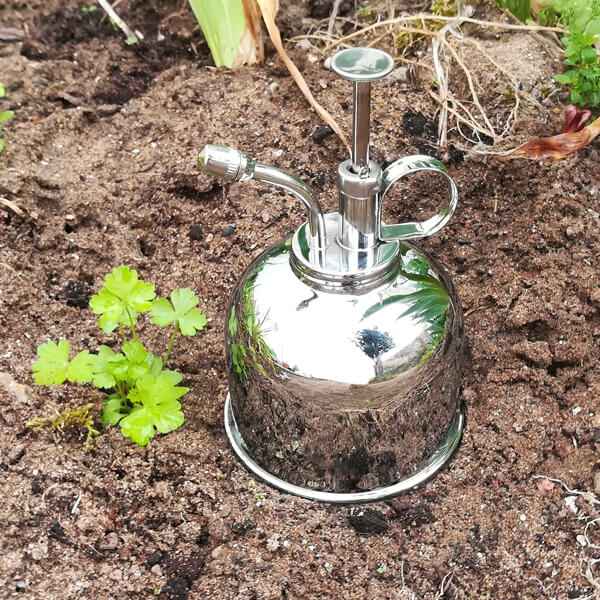 vaporisateur-nickel-potager-exterieur Dr. Jonquille & Mr. Ail - Vaporisateur en nickel